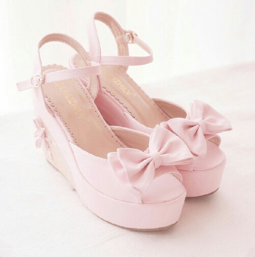 kawaii pink shoes